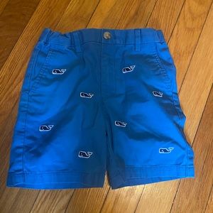 Boys vineyard vines whale shorts. size 5